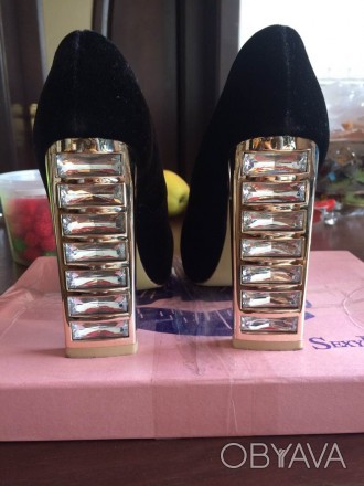 Очень красивые  бархатные туфли,фирмы Sexy Fairy,размер 36,высота каблука 11,5 с. . фото 1