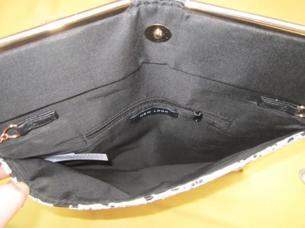 Новая стильная красивая сумочка клатч на золотистой цепочке, перед сумки   украш. . фото 4