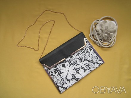 Новая стильная красивая сумочка клатч на золотистой цепочке, перед сумки   украш. . фото 1