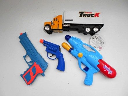Продам игрушки для мальчика цена за все, что на фото
Три пластиковых пистолета-. . фото 3