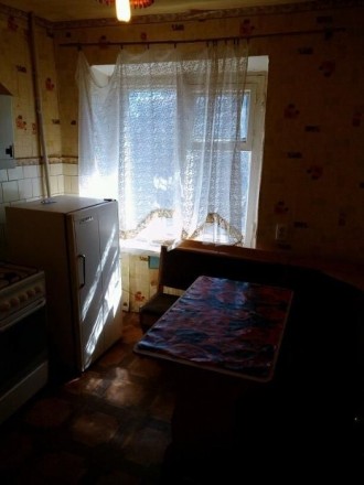 ПРОДАМ 3-х комнатную квартиру с гаражом в центре Свердловска. Район 11-й школы. . . фото 5