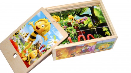 Высококачественные деревянные кубики для малышей. На гранях кубика рисунки пчелы. . фото 2