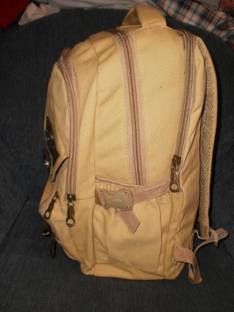 продам фирменный рюкзак в отличном состоянии есть много карманов сток из Германи. . фото 3
