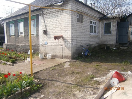 продам дом в тихом районе) не далеко от школы, остановки, спокьбой до рынка 15 м. Лисичанск. фото 2