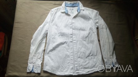 Рубашка для мальчика белого цвета с простроченной вставкой впереди, с длинным ру. . фото 1