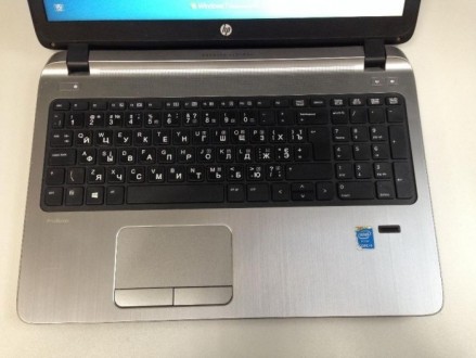 Ноутбук HP Pro 450 G2 
Состояние на 5-. есть мелочь возле кнопки включения. Дис. . фото 4