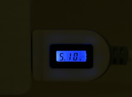 USB шнур c ЖК дисплем. Цифровой индикатор показывает вольтаж, напряжение и время. . фото 3