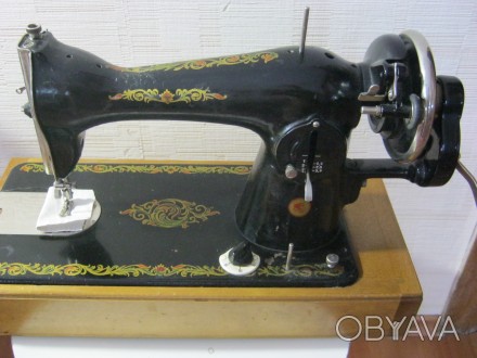 Швейная машинка "Подольск" ручная, с футляром в рабочем состоянии. Самавывоз из . . фото 1