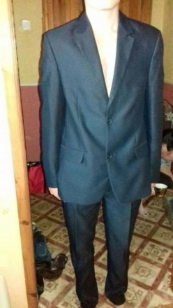 Отличный костюм темно-синего цвета на 9-11 класс одет 2 раза Изъянов., дефектов . . фото 2