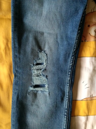 Новые джинсы без бирки на мальчика 10-11 лет с имитацией потёртостей.Куплены в H. . фото 7