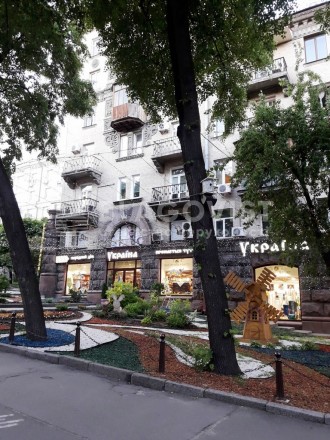 Продажа Нежилого помещения ул. Прорезная (Центр) в Киеве. Общая площадь 370 м2. . . фото 4