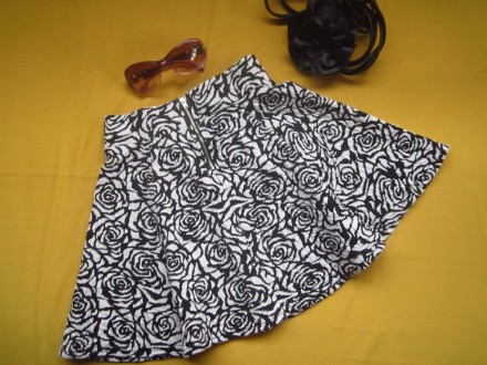 Фирменная красивая юбка солнцеклёш с замочком сзади
,H&M, р.XS, Турция. ПОТ 29,. . фото 5
