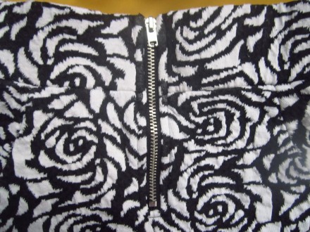 Фирменная красивая юбка солнцеклёш с замочком сзади
,H&M, р.XS, Турция. ПОТ 29,. . фото 6