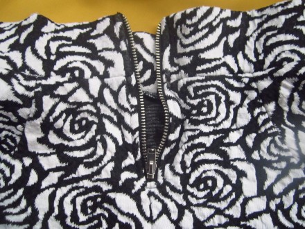 Фирменная красивая юбка солнцеклёш с замочком сзади
,H&M, р.XS, Турция. ПОТ 29,. . фото 7