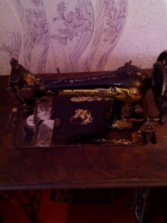 Продам рабочую швейную машинку SINGER образца 1911 г в хорошем состоянии. Торг.. . фото 2