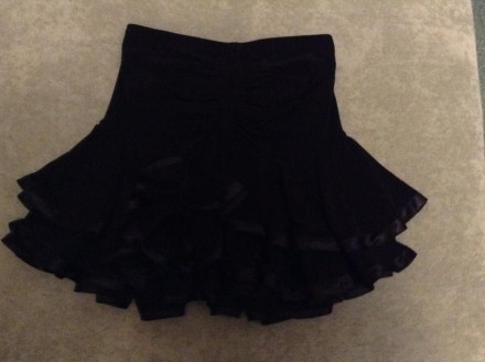 Эффектная, очень удобная тренировочная юбка латина с трусиками. Носили очень мал. . фото 3
