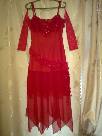 Эксклюзивное вечернее красное платье, аналогов не имеет.Используемые ткани: сати. . фото 2