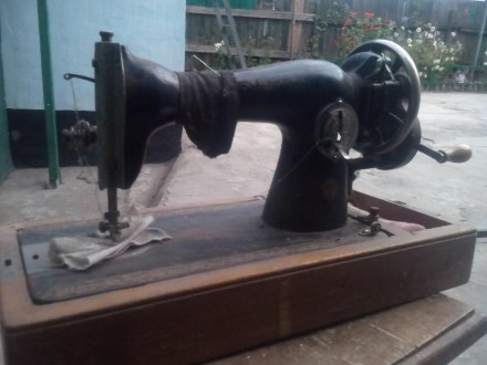 Продам старую советскую швейную машинку в нерабочем состоянии на запчасти.. . фото 6