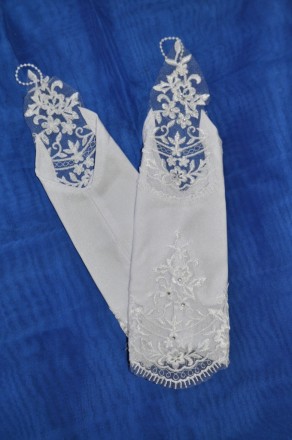 Свадебные перчатки - Французское кружево.
В наличии. Цена - 280грн
Размер унив. . фото 3