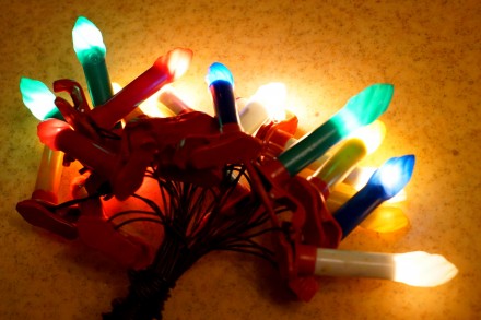 Новогодняя гирлянда "свечи"производства СССР
в отличном состоянии. на 18 лампоч. . фото 3