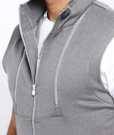 Ооочень стильный серый мужской жилет Armani Reebok EA7. Размер M, но больше похо. . фото 4