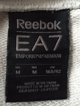 Ооочень стильный серый мужской жилет Armani Reebok EA7. Размер M, но больше похо. . фото 6