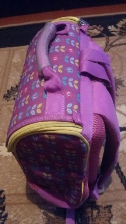 Рюкзак с твердой спинкой, цвет очень красивый, очень вместительный, цвет ярче че. . фото 4