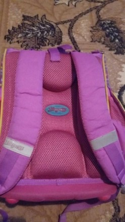 Рюкзак с твердой спинкой, цвет очень красивый, очень вместительный, цвет ярче че. . фото 3