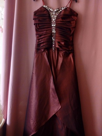Элегантное длинное вечернее платье насыщенного вишнёвого цвета, расшитое камнями. . фото 7