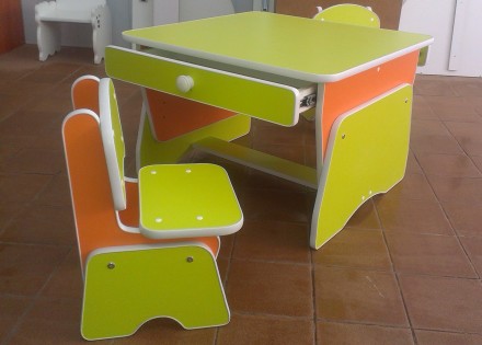 Столик и стульчики для двух малышей. 
Цвет - салатовый/белый.
 Есть регулировк. . фото 4