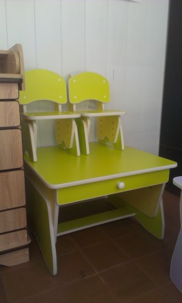 Столик и стульчики для двух малышей. 
Цвет - салатовый/белый.
 Есть регулировк. . фото 5