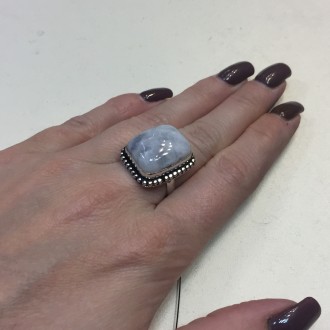 Предлагаем Вам купить красивое кольцо с натуральным лунным камнем в серебре.
Раз. . фото 7
