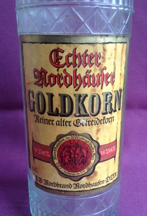 Бутылка от алкоголя Goldkorn. Стекло. Германия.
Высота 35.5 см. Объём 1.5 л.
8. . фото 3