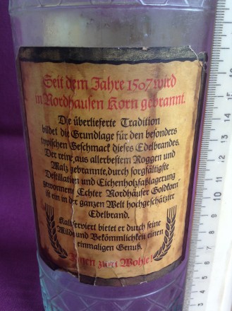 Бутылка от алкоголя Goldkorn. Стекло. Германия.
Высота 35.5 см. Объём 1.5 л.
8. . фото 7