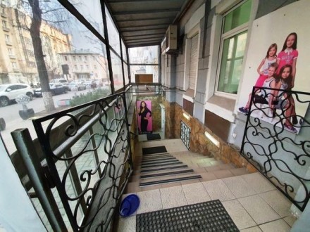 Продам отдельный вход, нежилое помещение, центр, Артема, Киевская область, Шевче. . фото 2