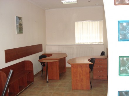 Офисное помещение 176 м.кв в центре Донецка цокольный этаэ 9 кабинетов мебель ку. Ворошиловский. фото 11