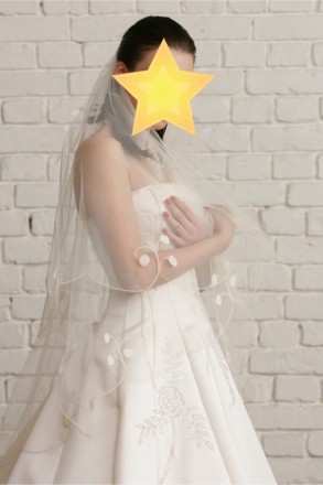 Очень красивое свадебное платье расшито бисером ручной работы. Цвет - белый. Пла. . фото 3