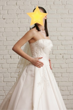 Очень красивое свадебное платье расшито бисером ручной работы. Цвет - белый. Пла. . фото 5