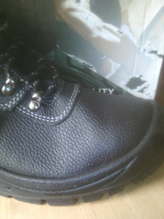 новые мужские фирменные кроссовки,Бельгия,полномерный 43 р,очень прочные и водон. . фото 5
