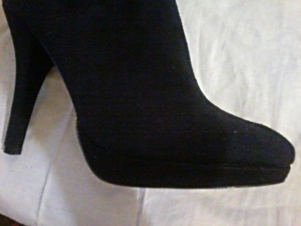 Весенне-осенние, замшевые, черные, размер 37 (длина стельки 24 см) на узкую ногу. . фото 9