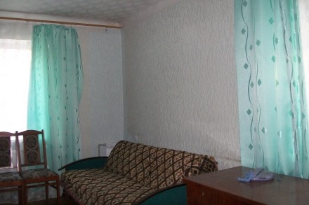 Продам 2-х комнатную квартиру Змиев автономное отопление жилое состояние комнаты. . фото 2