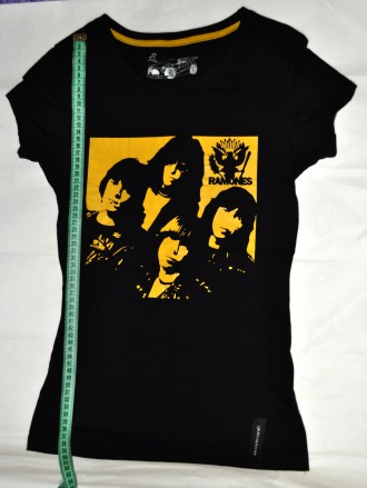 Продам женскую футболку Ramones, одевалась несколько раз, состояние хорошее, без. . фото 3