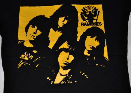 Продам женскую футболку Ramones, одевалась несколько раз, состояние хорошее, без. . фото 5