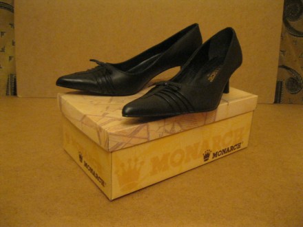 Продаются новые женские кожанные туфли 36 размера. Цвет: черные. Производство: Б. . фото 2