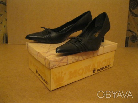 Продаются новые женские кожанные туфли 36 размера. Цвет: черные. Производство: Б. . фото 1