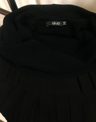 Стильное платье в рубчик насыщенного черного цвета, комбинированное из двух видо. . фото 6