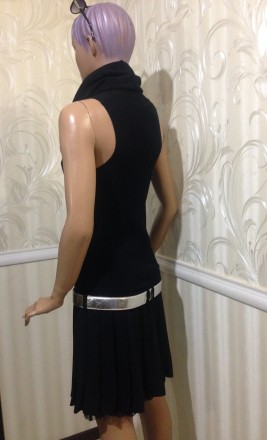 Стильное платье в рубчик насыщенного черного цвета, комбинированное из двух видо. . фото 4