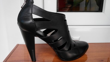 Продам шикарные женские туфли полностью из натуральной кожи и внутри и сверху че. . фото 3