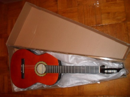 Акустическая гитара Новая в упаковке .
Оптимальный инструмент как для начинающи. . фото 2