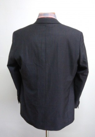 Серый деловой костюм в полоску. Пиджак без распорки, атласная подкладка, вшитые . . фото 10